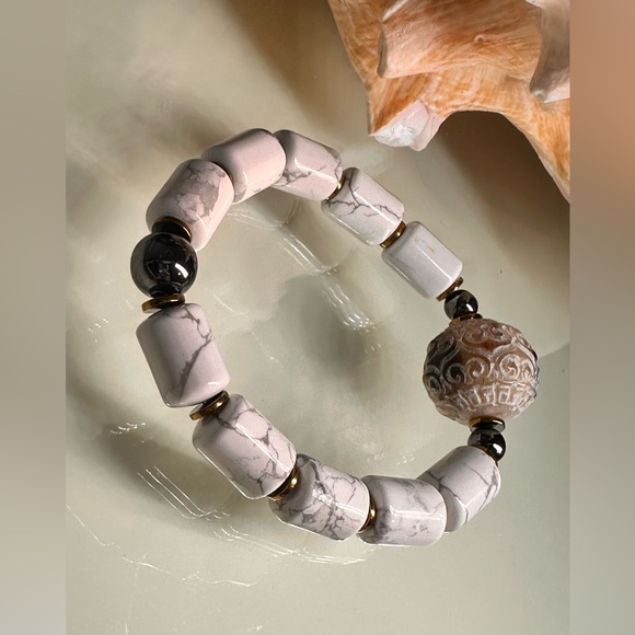 HOWLITE + TIBETAN JAK NATURAL STONES BRACELET size 7” - Picture 6 of 10
